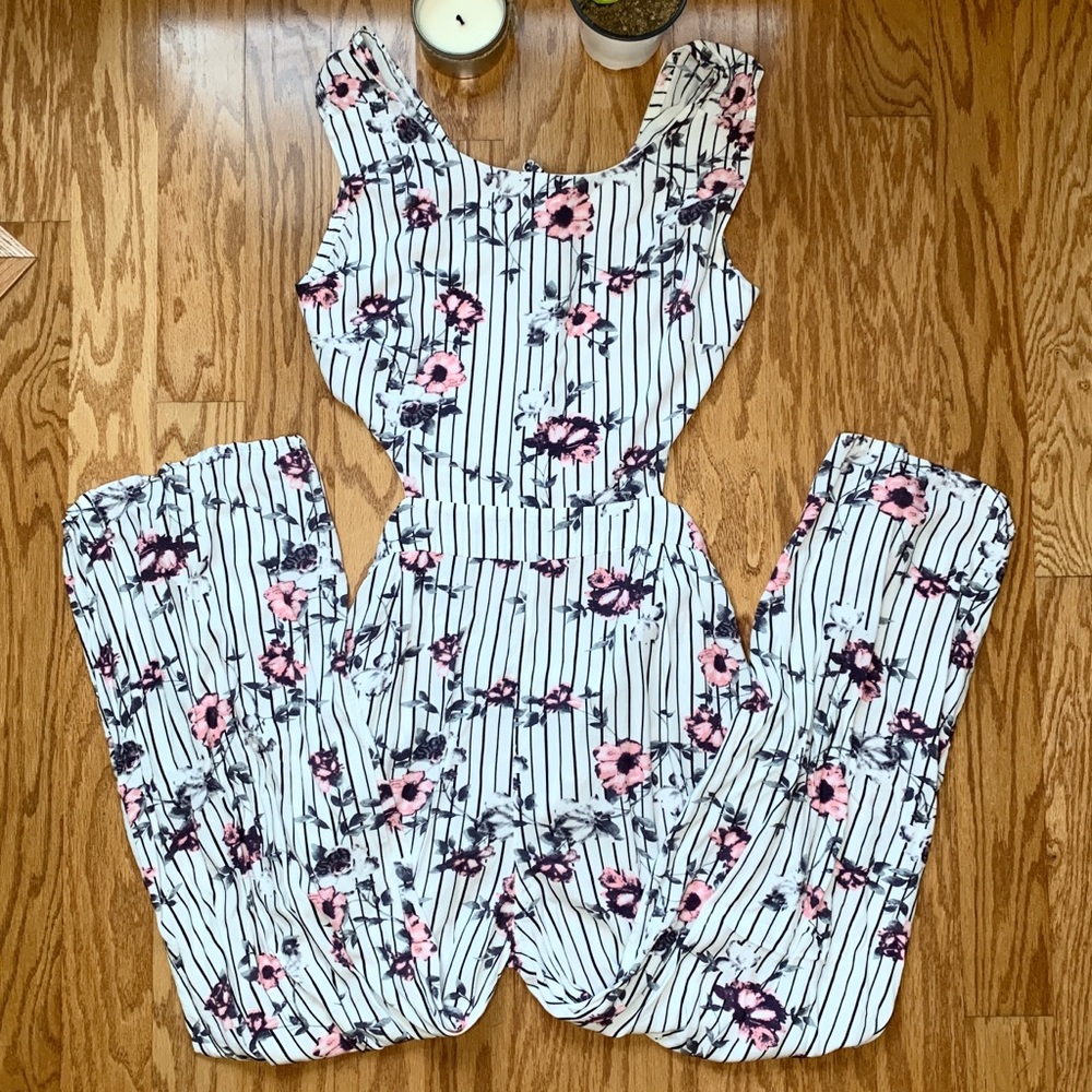 White jumpsuit size S/M